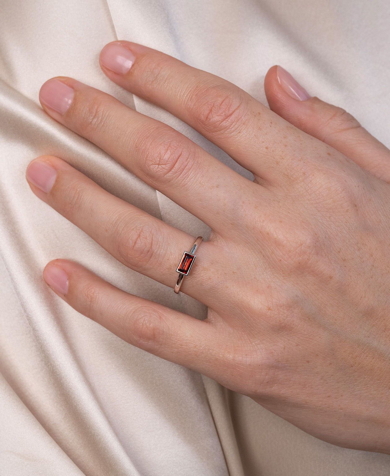 Mon Petit Stacker Ring - 925 Sterling Silver, Baguette Garnet
