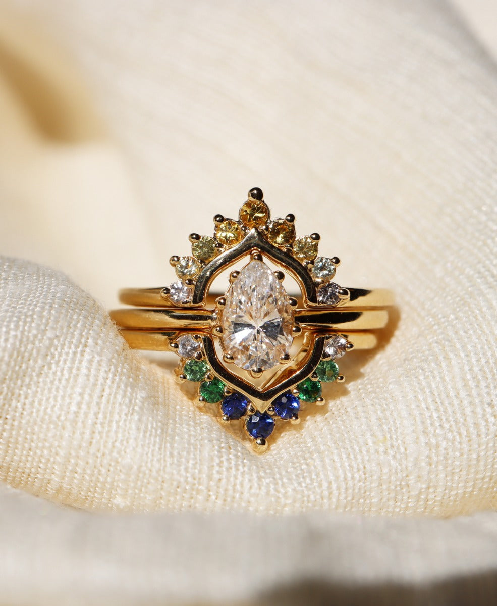 One of a Kind 243 / 18k Yellow Gold / Sapphire