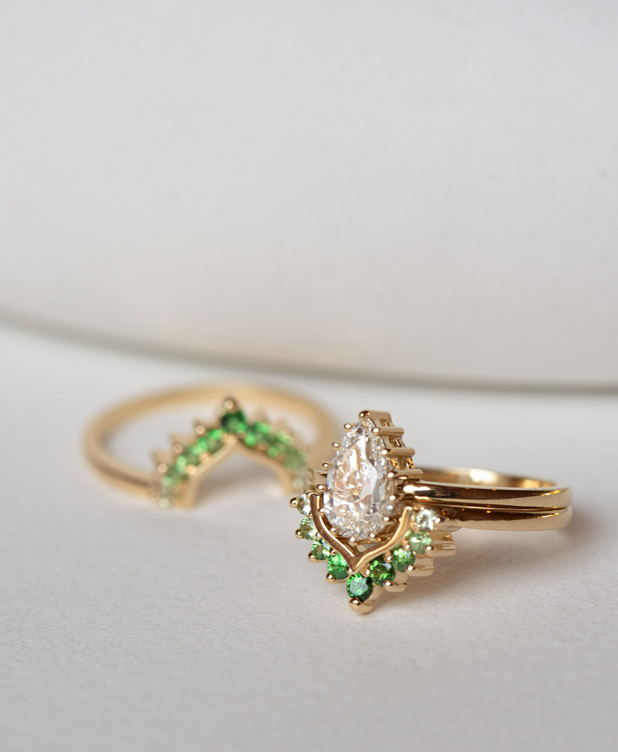 One of a Kind 258 - 18k Yellow Gold, Tsavorite