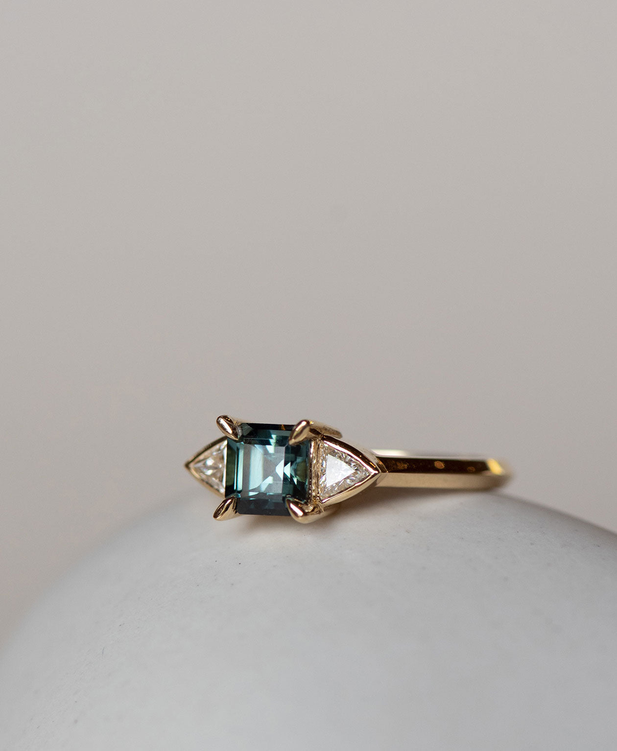 One of a Kind 276 - 18k Yellow Gold, Green Sapphire