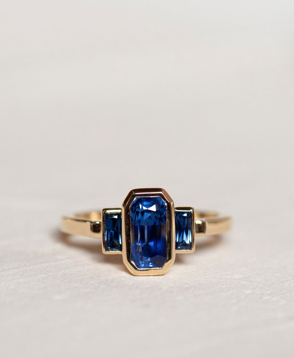 One of a Kind 304 - 18k Yellow Gold, Blue Sapphire