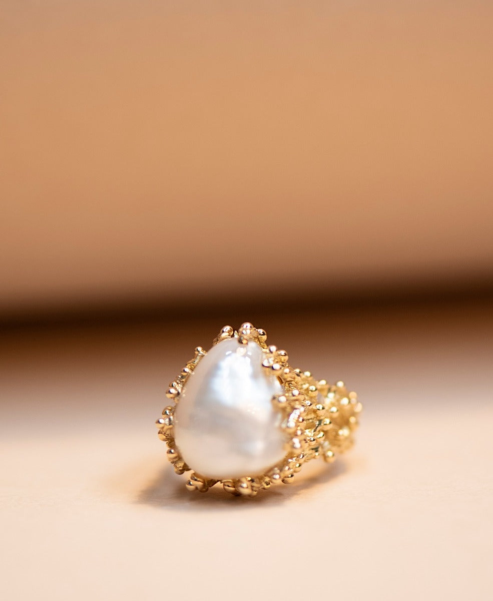 One of a Kind 332 - 18k Yellow Gold, Pearl