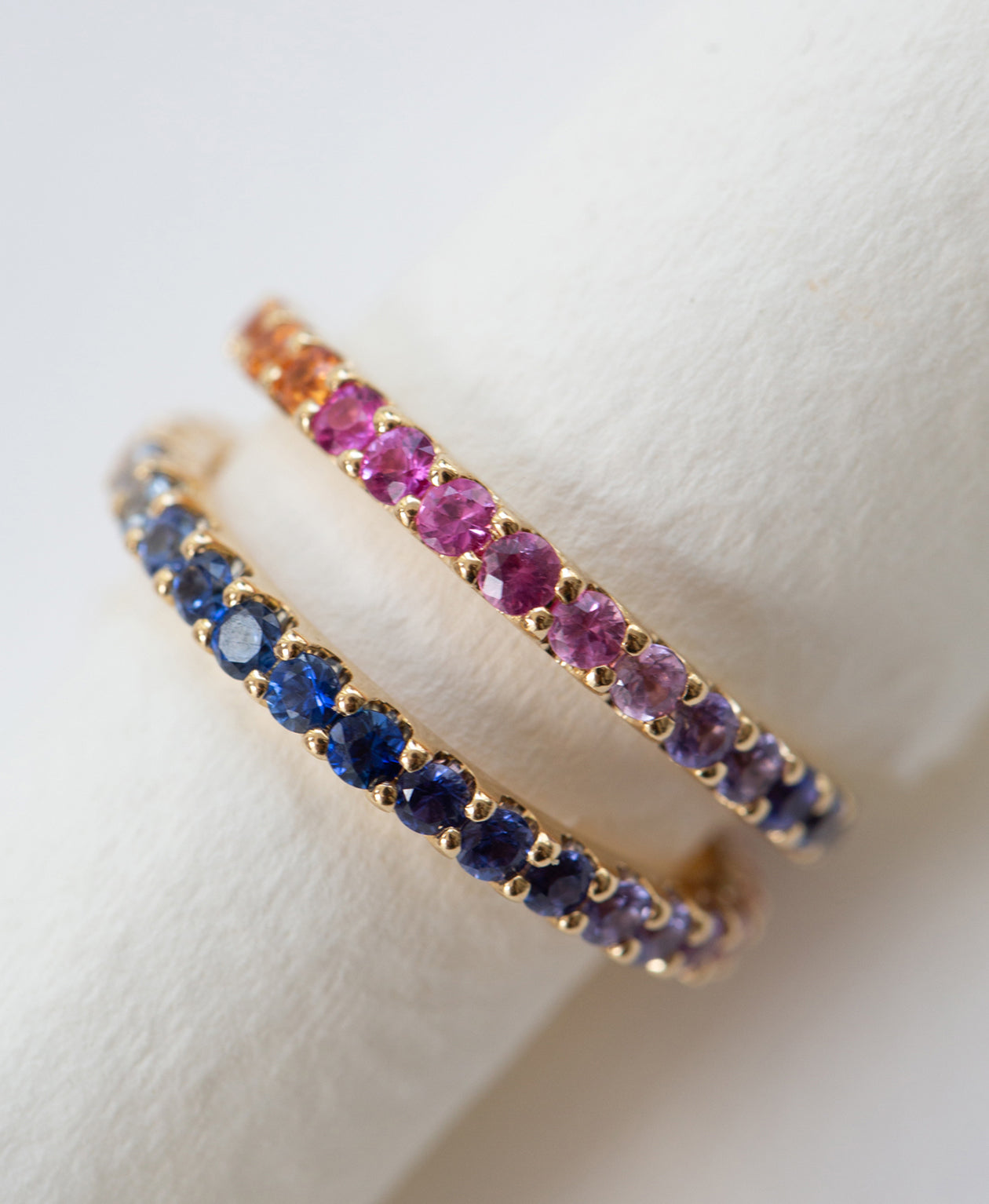 Rainbow Sempera Band 2mm - 18k Yellow Gold, Sapphire