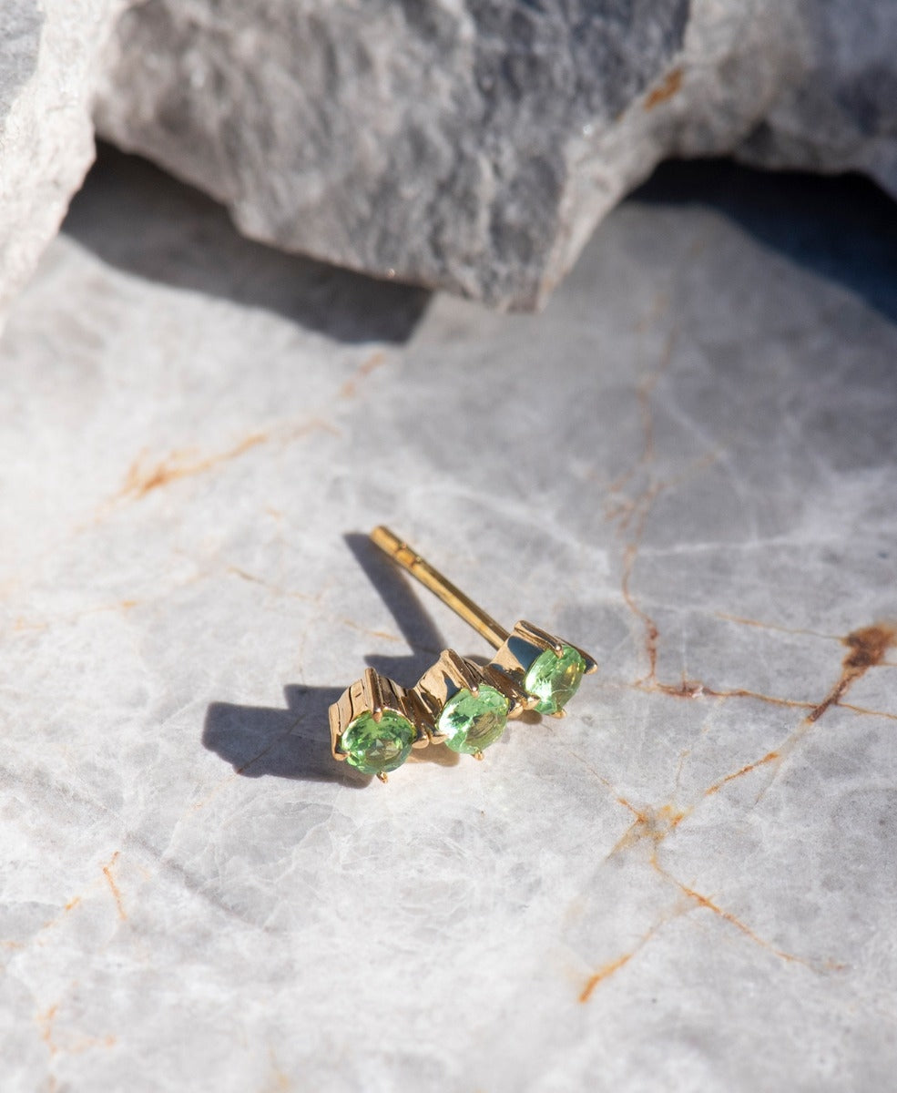 Three Graces Single Stud - 18k Yellow Gold, Tsavorite