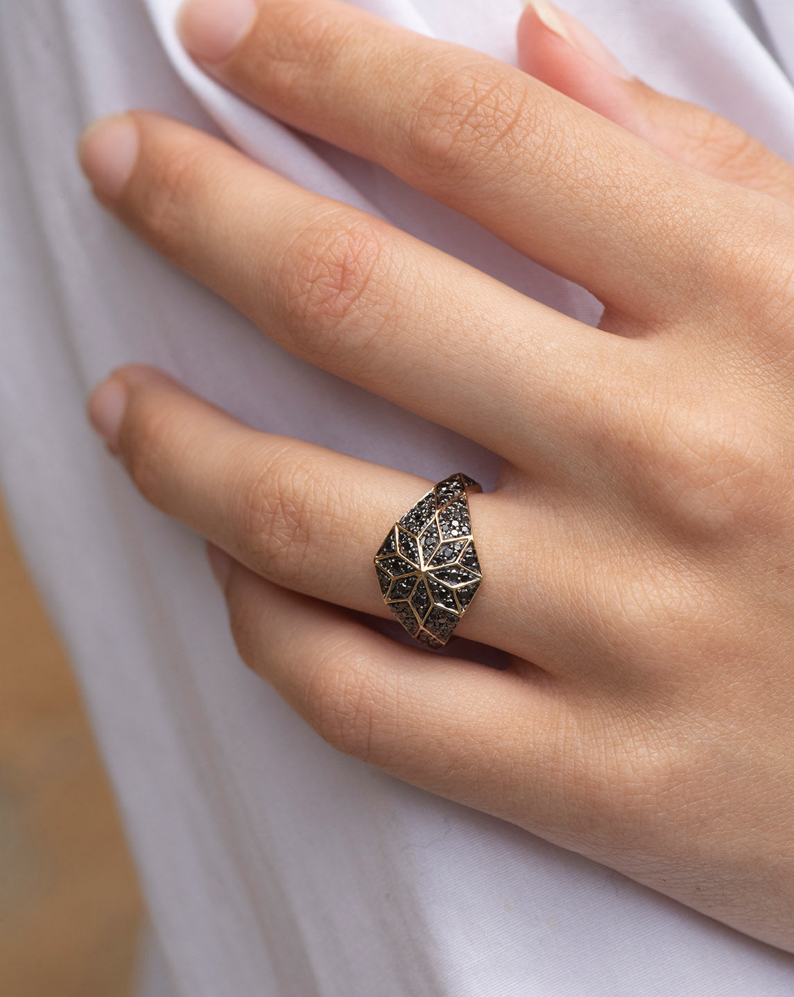 Venus Star Ring - 18k Yellow Gold, Black Diamond